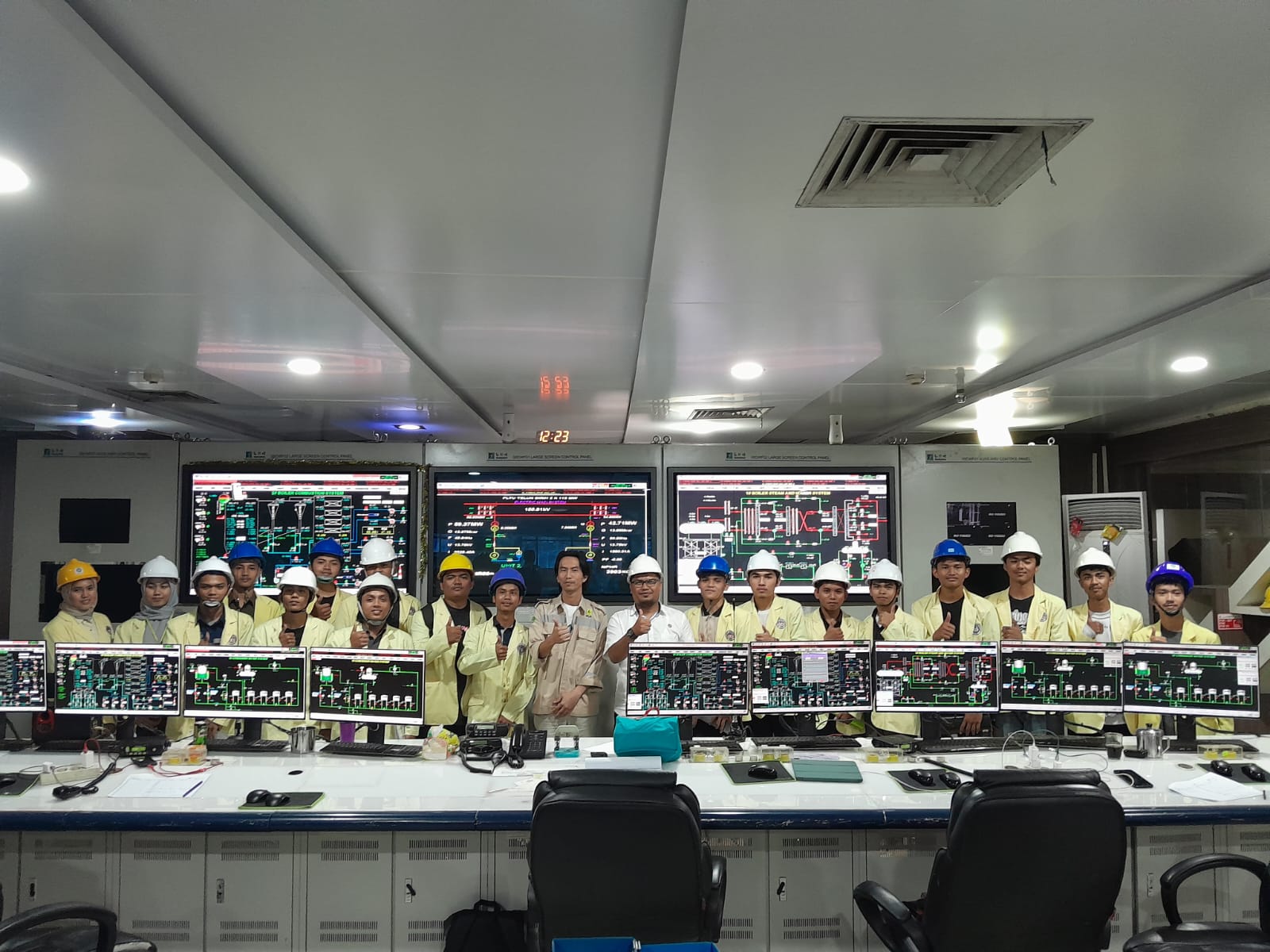 Kegiatan Studi Lapangan Mahasiswa Departemen Teknik Mesin UNP ke PLTU Teluk Sirih Padang